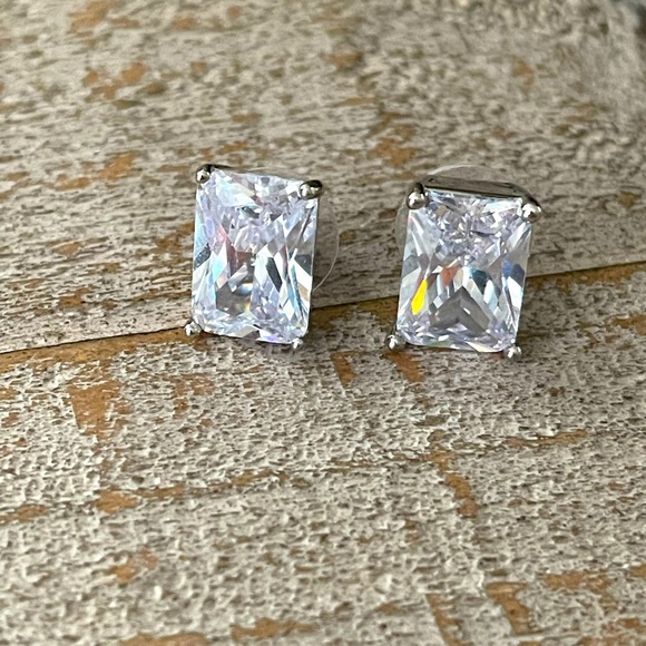 KATE SPADE silver stud earrings - Picture 1 of 4